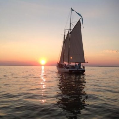 a small boat in a body of water